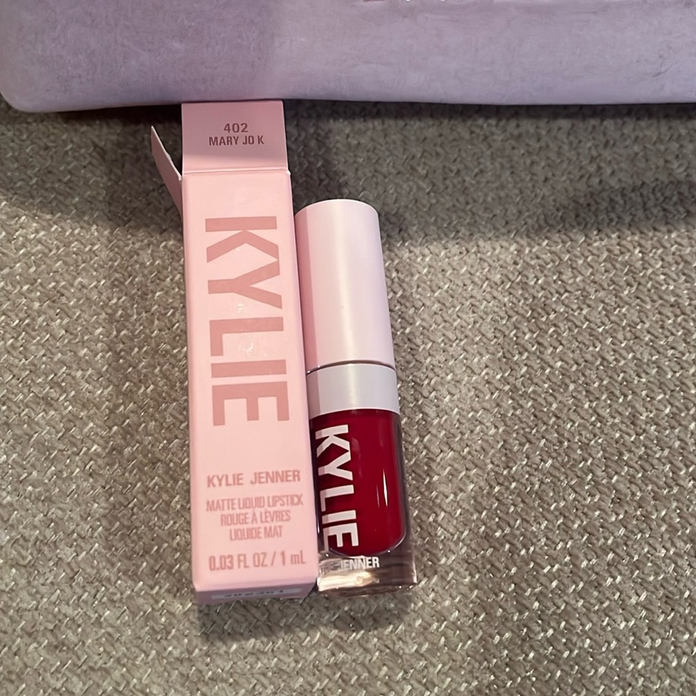 Kylie Cosmetics Lip Gloss - Mary Jo K Red